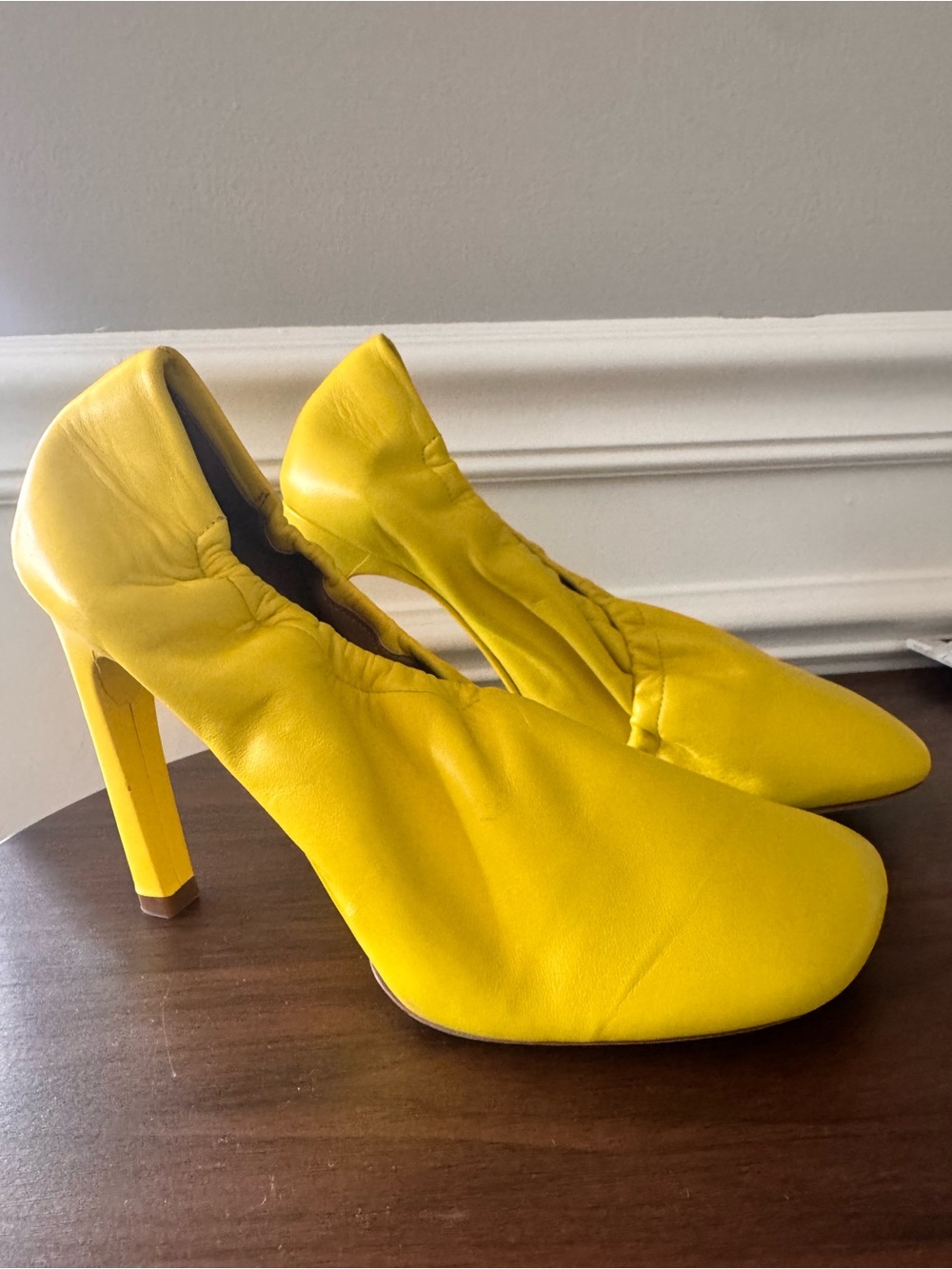 DRIES VAN NOTEN 
Yellow Leather Pumps